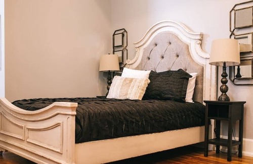 Lake City Apartment | The Blanche - Room 211