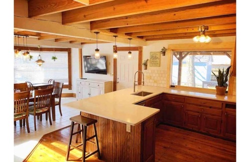 Siloam Springs Cottage | The Blessing House in Downtown Siloam Springs