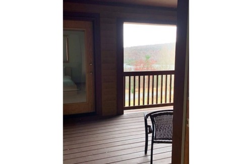 Lake Harmony House | THE BLISS-Lake & Mountain View’s, 5 bedrooms 3 1/2 bathrooms in Lake Harmony.