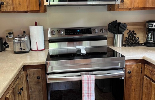 Blowing Rock Cabin | The Blowing Rock Cabin. It’s the Location! 4BR/2BA 5 mins to Main St Clean/Quiet