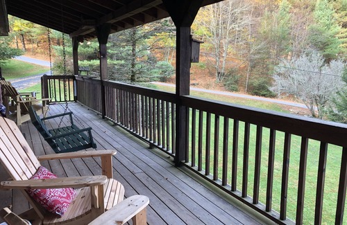 Blowing Rock Cabin | The Blowing Rock Cabin. It’s the Location! 4BR/2BA 5 mins to Main St Clean/Quiet