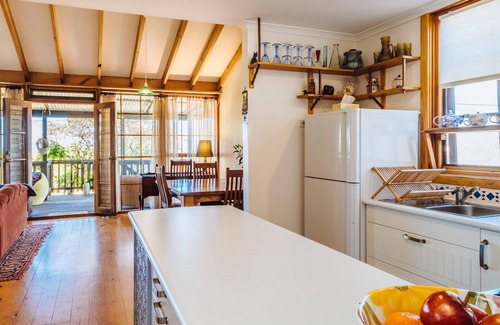Quinns Rocks House | The blue beach house