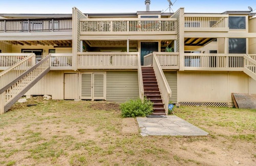 Point Venture House | The Blue Condominium