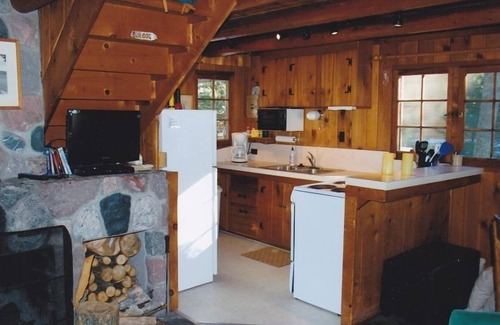 Harbor Springs Cottage | The Blue Dog - Lake Michigan Cottage on the Beach - Good Hart