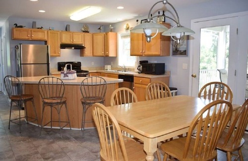 Piney Island House | The Blue Heron-Close to Beach & Large Screened Porch!