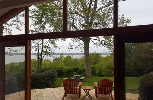 Cowes House | 'The Blue House', A cottage with a beach and sea view. AVAILABLE this bank Hols!