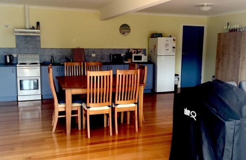 Venus Bay House | "The Blue House" Beach Retreat - Perfect Location