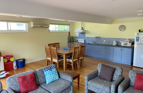 Venus Bay House | "The Blue House" Beach Retreat - Perfect Location