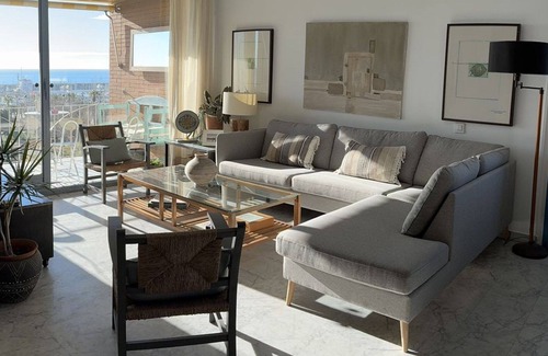 La Vila Olimpica del Poblenou Apartment | THE BLUE HOUSE otherwise discover Barcelona which sees the sea from the terrace