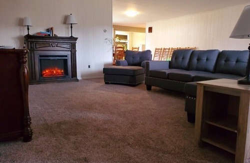 Jay House | The Blue Jay Lodge