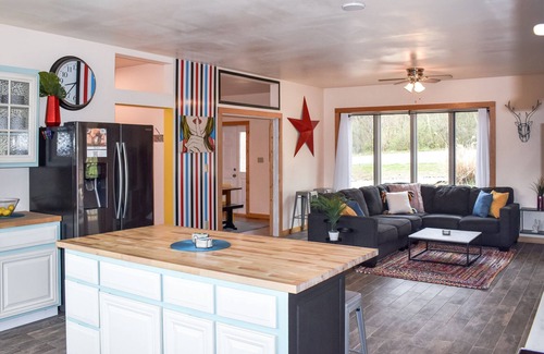 Nellysford House | The Blue Llama - Spacious Oasis off Brew Ridge Trail - Great for Groups & Pets