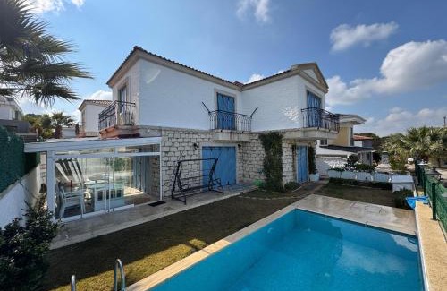 Ildır Koyu Villa | The Blue Mansion - Charming Family Villa in Çeşme