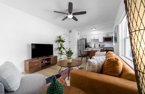 Coral Ridge Apartment | The Blue Parrot