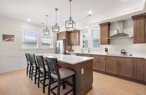 Monteray Shores House | The Blue Pearl: New Build, Private Pool, Rec Room, Hot Tub