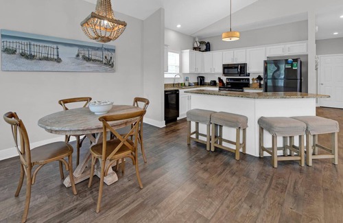 Seagrove Beach House | The Blue Pearl- Remodeled Home, Community Pool & Grills- Near Seaside