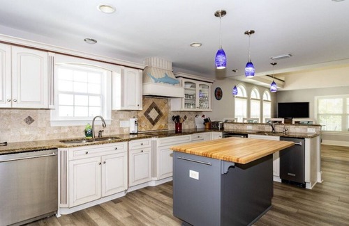 St. Augustine Beach House | The Blue Pelican - 3rd house from the sand and Renovated