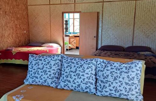 Temae Villa | The Blue Pineapple Beach House