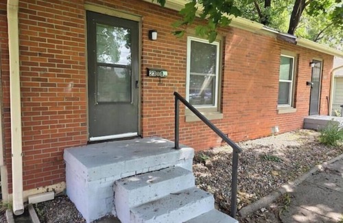 Des Moines Condo | The Blue Ribbon Duplex