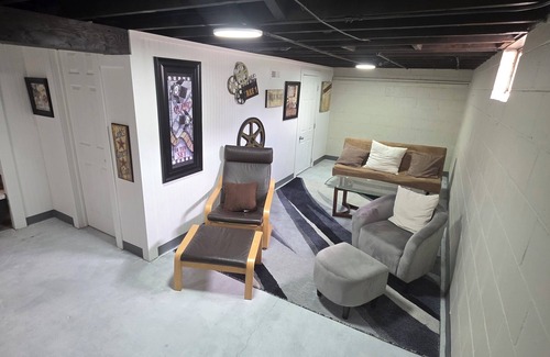 Des Moines Condo | The Blue Ribbon Duplex