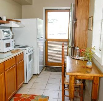 Alpine House | The Blue Room - Charming Studio, Great Location!