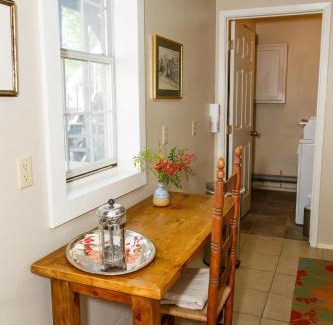 Alpine House | The Blue Room - Charming Studio, Great Location!
