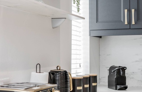 Redbridge Apartment | The Blueberry - Luxury Apartment by Damask Homes