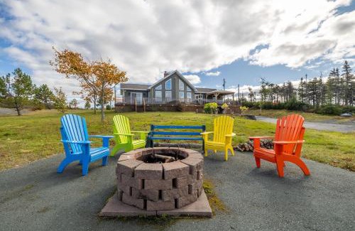 Brigus Junction House | The Bluebird Cottage Lake Front 4bdrms