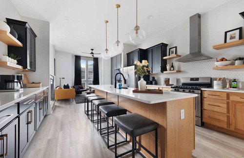 Five Points House | The Bluestem - Stylish Design, Rooftop w/Firepit!
