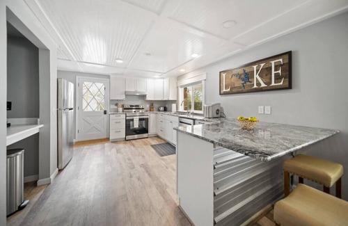 Osage Beach House | The Bluffs @ The Old Swiss Village - Lake View!