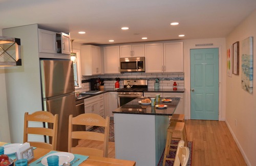 South Chatham House | The Boarding House, King bed comfort. Close to Nantucket Sound beaches.