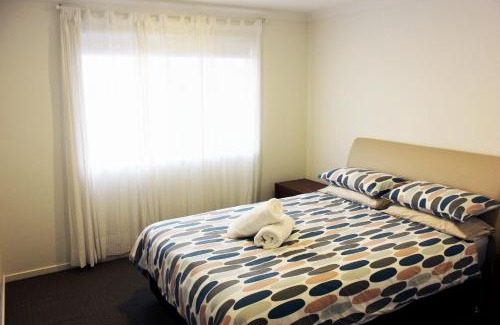Mount Coolum House | THE BOARDWALK Relaxing Beachside Family Entertainer