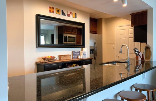 North Shore Condo | The "Boathouse" at beautiful Smith Mountain Lake