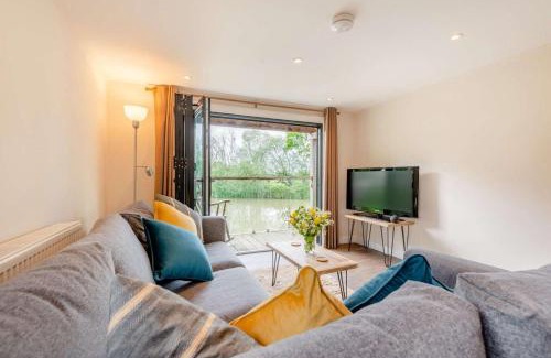 Abbess Roding House | The Boathouse
