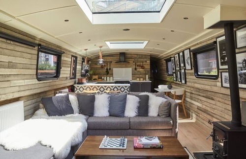 Paddington Boat Rental | The Boathouse London