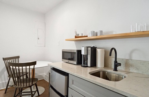 Folly Beach Hotel | The Boattail- Room 15 - Large pool, Pet Friendly with paid fee