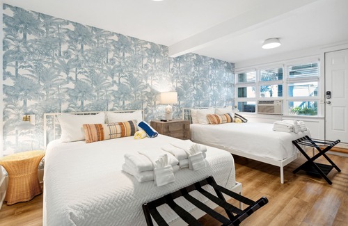 Folly Beach Hotel | The Boattail- Room 15 - Large pool, Pet Friendly with paid fee