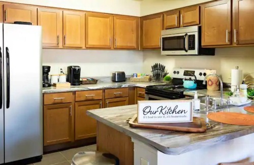 Lubbock Apartment | The Bohemian Escape at The Icon with King Bed