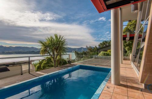 Christchurch District House | The Bolthole - Charteris Bay Holiday Home