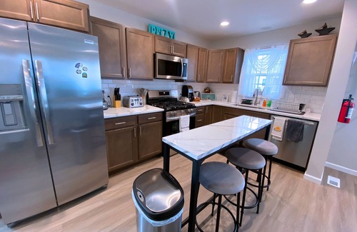 Atlantic City Condo | The Boogie Bungalow! Modern condo near Tropicana