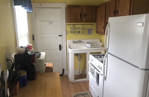 Mount Carbon Apartment | The Boomer: sky, river, and mtn your postage stamp for a week of relaxation!