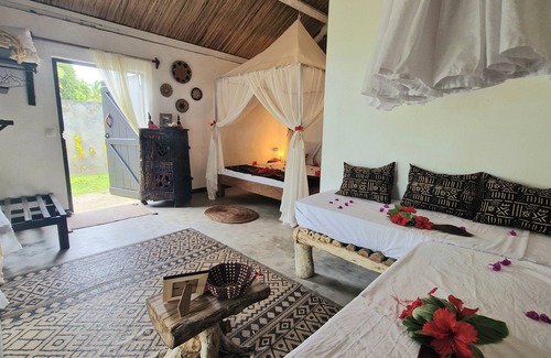 Nosy Boraha Cabin | The Boraha Beach Lodge 90 m2 with kitchen, equipped, WIFI, on the beach,