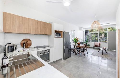Rapid Creek Apartment | 'The Botanica' A Triple-apartment Residence in Nightcliff