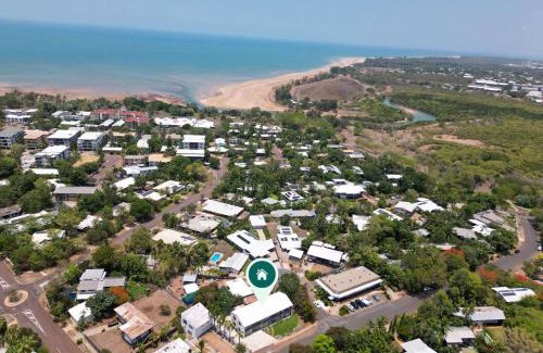 Rapid Creek Apartment | 'The Botanica' A Triple-apartment Residence in Nightcliff