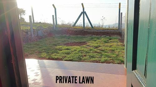 Ooty Resort | The Bowers Chalet Private Campfire & Lawn BBQ, WIFI, Breakfast Hill Top 360 degree view