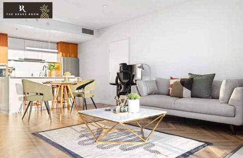 Surfers Paradise Condo | The Brass Room Pineapple Wyndham Surfers Paradise