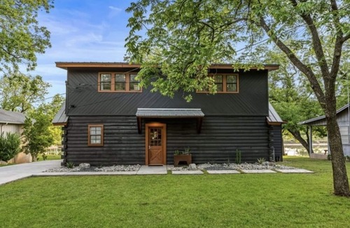 Dennis House | The Brazos Sugar Shack - 3/2, Waterfront w/2 story dock