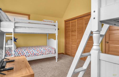 Shorepine Village House | The Break