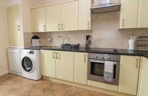Ellon Cottage | THE BREAKERS, family friendly in Newburgh, Aberdeenshire