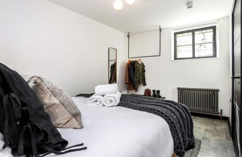 Old Town Apartment | The Brewers Rooms Contemporary Aparthotel