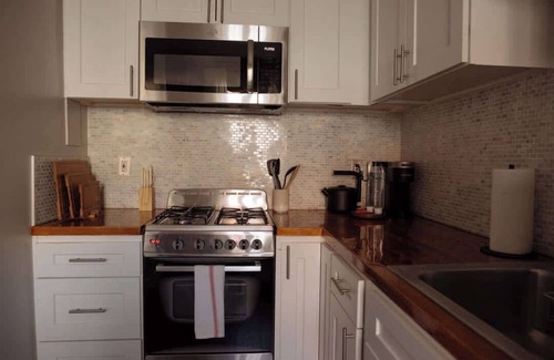 East Hollywood Apartment | The Brick Studio in Los Feliz